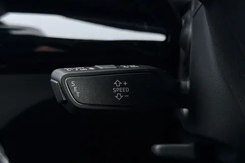 AF74VNA Audi Q5 Black Edition 40 TDI quattro 204 PS S tronic Thumbnail #39