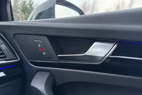 AF74VNA Audi Q5 Black Edition 40 TDI quattro 204 PS S tronic Thumbnail #41