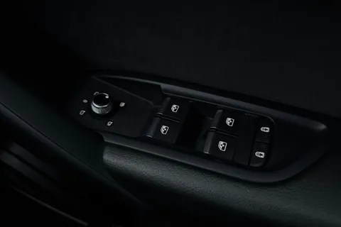 AF74VNA Audi Q5 Black Edition 40 TDI quattro 204 PS S tronic Thumbnail #42