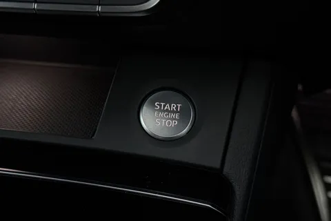 AF74VNA Audi Q5 Black Edition 40 TDI quattro 204 PS S tronic Thumbnail #46