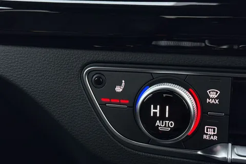 AF74VNA Audi Q5 Black Edition 40 TDI quattro 204 PS S tronic Thumbnail #47