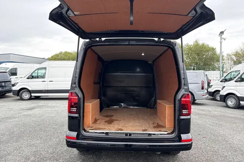 DE74JMV Volkswagen Transporter 2.0 TDI 110 Highline Van Thumbnail #6