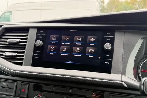 DE74JMV Volkswagen Transporter 2.0 TDI 110 Highline Van Thumbnail #16