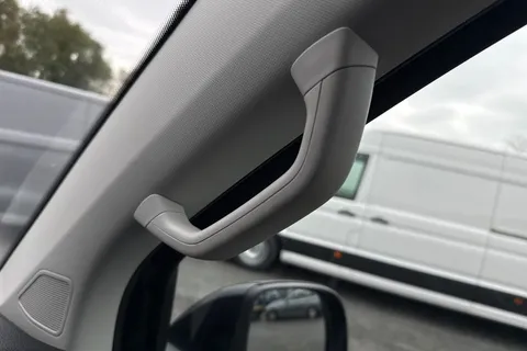 DE74JMV Volkswagen Transporter 2.0 TDI 110 Highline Van Thumbnail #35