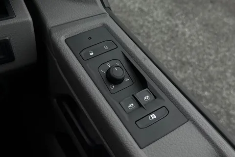 DE74JMV Volkswagen Transporter 2.0 TDI 110 Highline Van Thumbnail #42