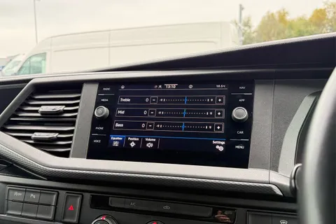 DE74JMV Volkswagen Transporter 2.0 TDI 110 Highline Van Thumbnail #53