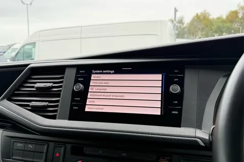 DE74JMV Volkswagen Transporter 2.0 TDI 110 Highline Van Thumbnail #54