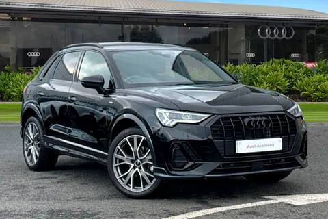 PX75YVO Audi Q3 Black Edition 35 TFSI 150 PS S tronic Thumbnail #2