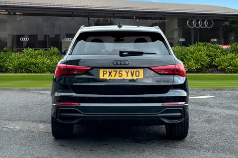 PX75YVO Audi Q3 Black Edition 35 TFSI 150 PS S tronic Thumbnail #5