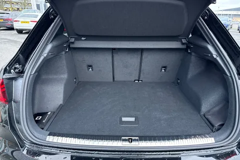 PX75YVO Audi Q3 Black Edition 35 TFSI 150 PS S tronic Thumbnail #7