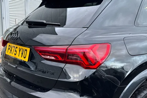 PX75YVO Audi Q3 Black Edition 35 TFSI 150 PS S tronic Thumbnail #8