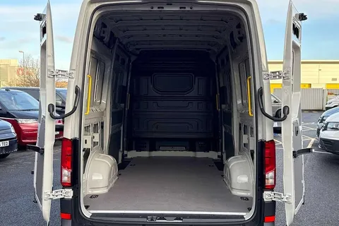 BT75EMF Volkswagen Crafter 2.0 TDI 177PS Commerce Plus High Roof Auto-Twin Slider Thumbnail #9