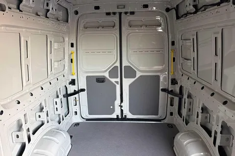 BT75EMF Volkswagen Crafter 2.0 TDI 177PS Commerce Plus High Roof Auto-Twin Slider Thumbnail #13