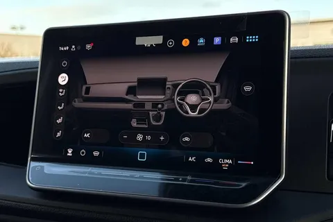 BT75EMF Volkswagen Crafter 2.0 TDI 177PS Commerce Plus High Roof Auto-Twin Slider Thumbnail #18