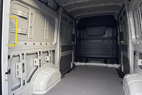 BT75EMF Volkswagen Crafter 2.0 TDI 177PS Commerce Plus High Roof Auto-Twin Slider Thumbnail #41