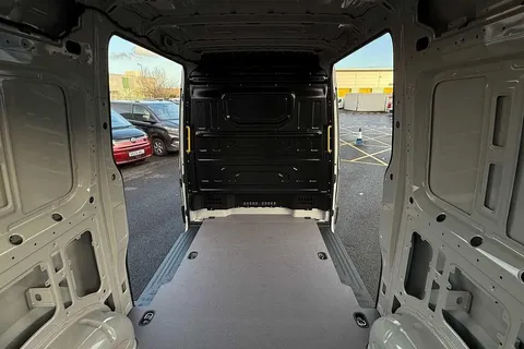 BT75EMF Volkswagen Crafter 2.0 TDI 177PS Commerce Plus High Roof Auto-Twin Slider Thumbnail #44