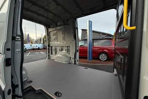 BT75EMF Volkswagen Crafter 2.0 TDI 177PS Commerce Plus High Roof Auto-Twin Slider Thumbnail #46