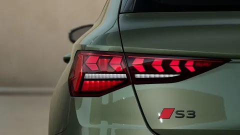  Audi S3 2.0 TFSI Black Edition Sportback S Tronic quattro Euro 6 (s/s) 5dr Thumbnail #7