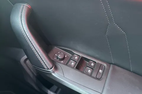 YC73WVU CUPRA Leon 1.4 eHybrid VZ2 5dr DSG Thumbnail #18