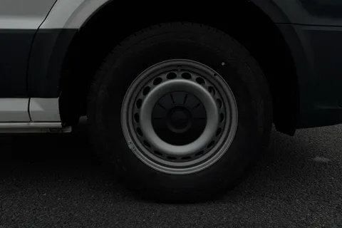 DC75EAA Volkswagen Crafter CR35 Single cab Dropside LWB 163 PS 2.0 TDI 6sp Manual RWD Thumbnail #10