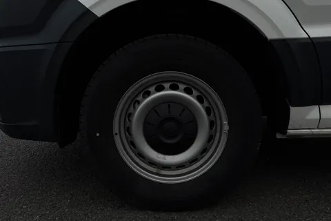 DC75EAA Volkswagen Crafter CR35 Single cab Dropside LWB 163 PS 2.0 TDI 6sp Manual RWD Thumbnail #13