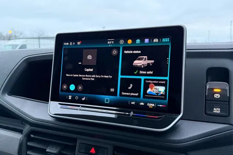 DC75EAA Volkswagen Crafter CR35 Single cab Dropside LWB 163 PS 2.0 TDI 6sp Manual RWD Thumbnail #17