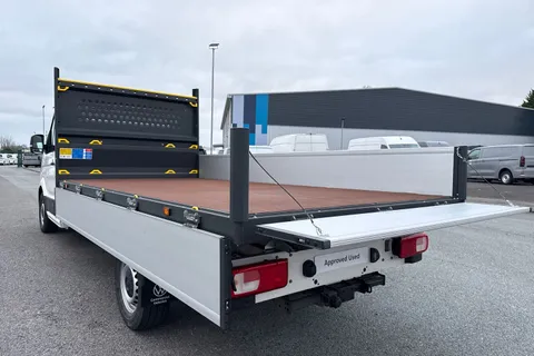 DC75EAA Volkswagen Crafter CR35 Single cab Dropside LWB 163 PS 2.0 TDI 6sp Manual RWD Thumbnail #25