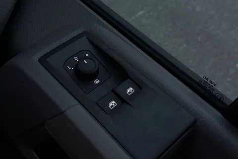 DC75EAA Volkswagen Crafter CR35 Single cab Dropside LWB 163 PS 2.0 TDI 6sp Manual RWD Thumbnail #38