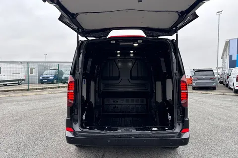 DC75FVM Volkswagen Transporter T28 Panel Van Commerce Pro SWB 150 PS 2.0 TDI 6sp Manual -  Delivery Miles Thumbnail #7