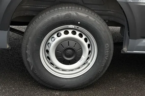 MF75FCM Volkswagen Crafter CR35 Panel van Commerce Plus LWB 140 PS 2.0 TDI 6sp Manual FWD Thumbnail #7