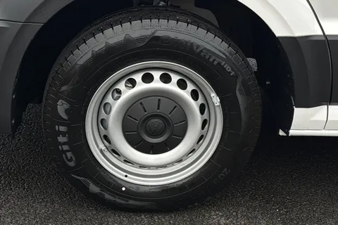 MF75FCX Volkswagen Crafter 2.0 TDI 140PS Commerce High Roof Van Auto Thumbnail #7