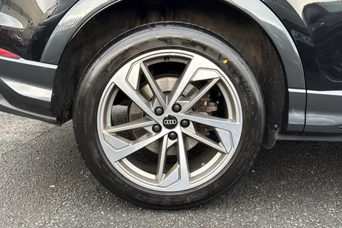 PX72YCR Audi Q3 Black Edition 40 TDI quattro 200 PS S tronic Thumbnail #12