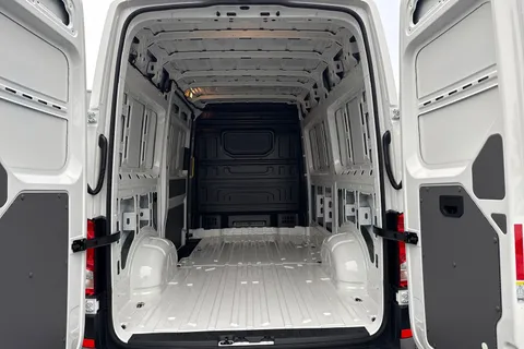 MF75FCX Volkswagen Crafter 2.0 TDI 140PS Commerce High Roof Van Auto Thumbnail #10