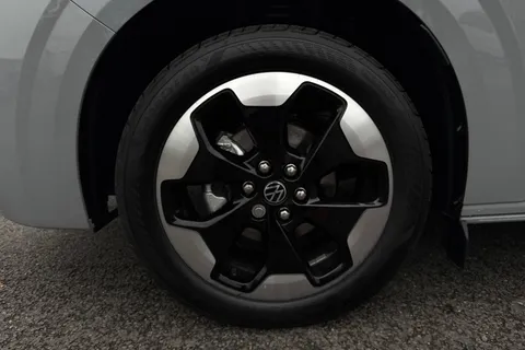 DC75FKU Volkswagen Transporter T28 Panel Van Commerce Pro SWB 150 PS 2.0 TDI 8sp Automatic Thumbnail #12