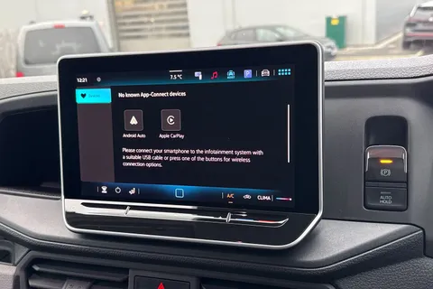 MF75FCX Volkswagen Crafter 2.0 TDI 140PS Commerce High Roof Van Auto Thumbnail #12