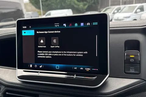 MF75FCM Volkswagen Crafter CR35 Panel van Commerce Plus LWB 140 PS 2.0 TDI 6sp Manual FWD Thumbnail #12