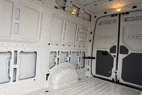 MF75FCX Volkswagen Crafter 2.0 TDI 140PS Commerce High Roof Van Auto Thumbnail #14