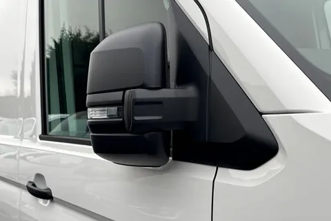 MF75FCX Volkswagen Crafter 2.0 TDI 140PS Commerce High Roof Van Auto Thumbnail #26