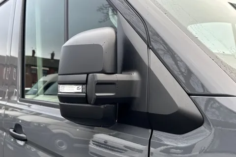 MF75FCM Volkswagen Crafter CR35 Panel van Commerce Plus LWB 140 PS 2.0 TDI 6sp Manual FWD Thumbnail #26