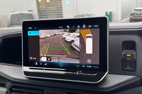 MF75FCX Volkswagen Crafter 2.0 TDI 140PS Commerce High Roof Van Auto Thumbnail #37