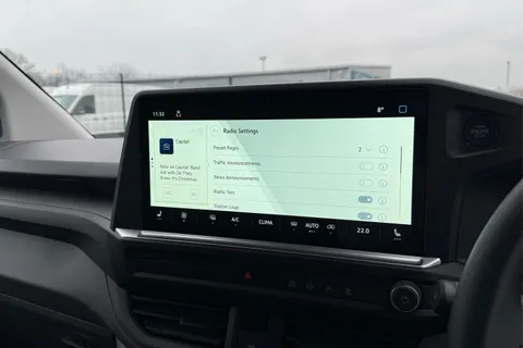 DC75FVM Volkswagen Transporter T28 Panel Van Commerce Pro SWB 150 PS 2.0 TDI 6sp Manual -  Delivery Miles Thumbnail #49