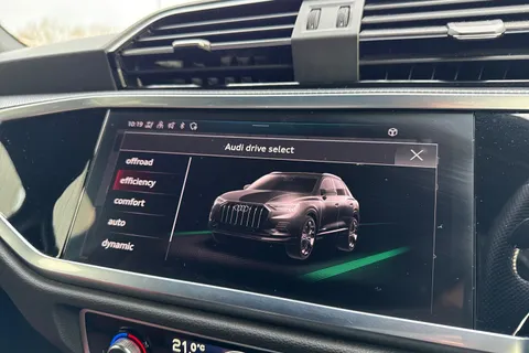 PX72YCR Audi Q3 Black Edition 40 TDI quattro 200 PS S tronic Thumbnail #57