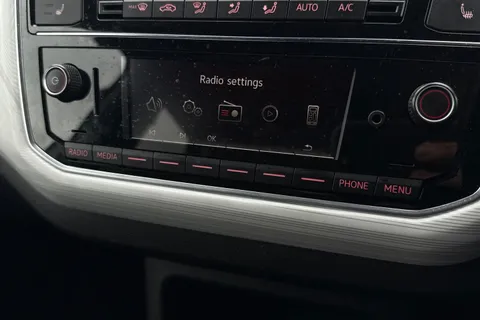 DK71WXP SEAT Mii 36.8kWh Auto 5dr Thumbnail #17