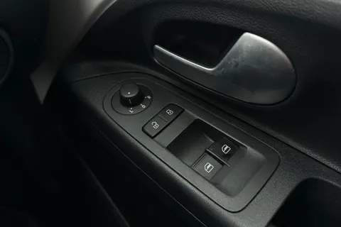 DK71WXP SEAT Mii 36.8kWh Auto 5dr Thumbnail #21