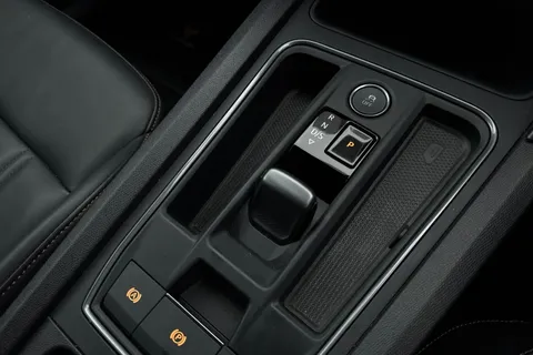 DG71ZXR CUPRA Formentor 1.4 eHybrid 12.8kWh VZ2 DSG Euro 6 (s/s) 5dr Thumbnail #23