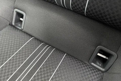 DK71WXP SEAT Mii 36.8kWh Auto 5dr Thumbnail #29