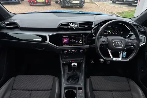 WR22USW Audi Q3 Black Edition 35 TFSI  150 PS 6-speed Thumbnail #32