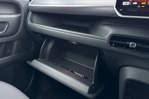 DF75ZNR Volkswagen ID. Buzz GTX SWB 340 PS 79 kWh Pro Electric Automatic - Heat Pump Thumbnail #43