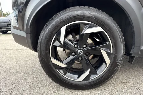 MJ23ZGN Nissan Juke 1.6 N-Connecta Auto Euro 6 5dr Thumbnail #11