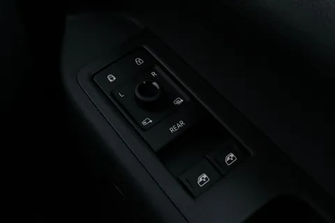 DF75ZNR Volkswagen ID. Buzz GTX SWB 340 PS 79 kWh Pro Electric Automatic - Heat Pump Thumbnail #45